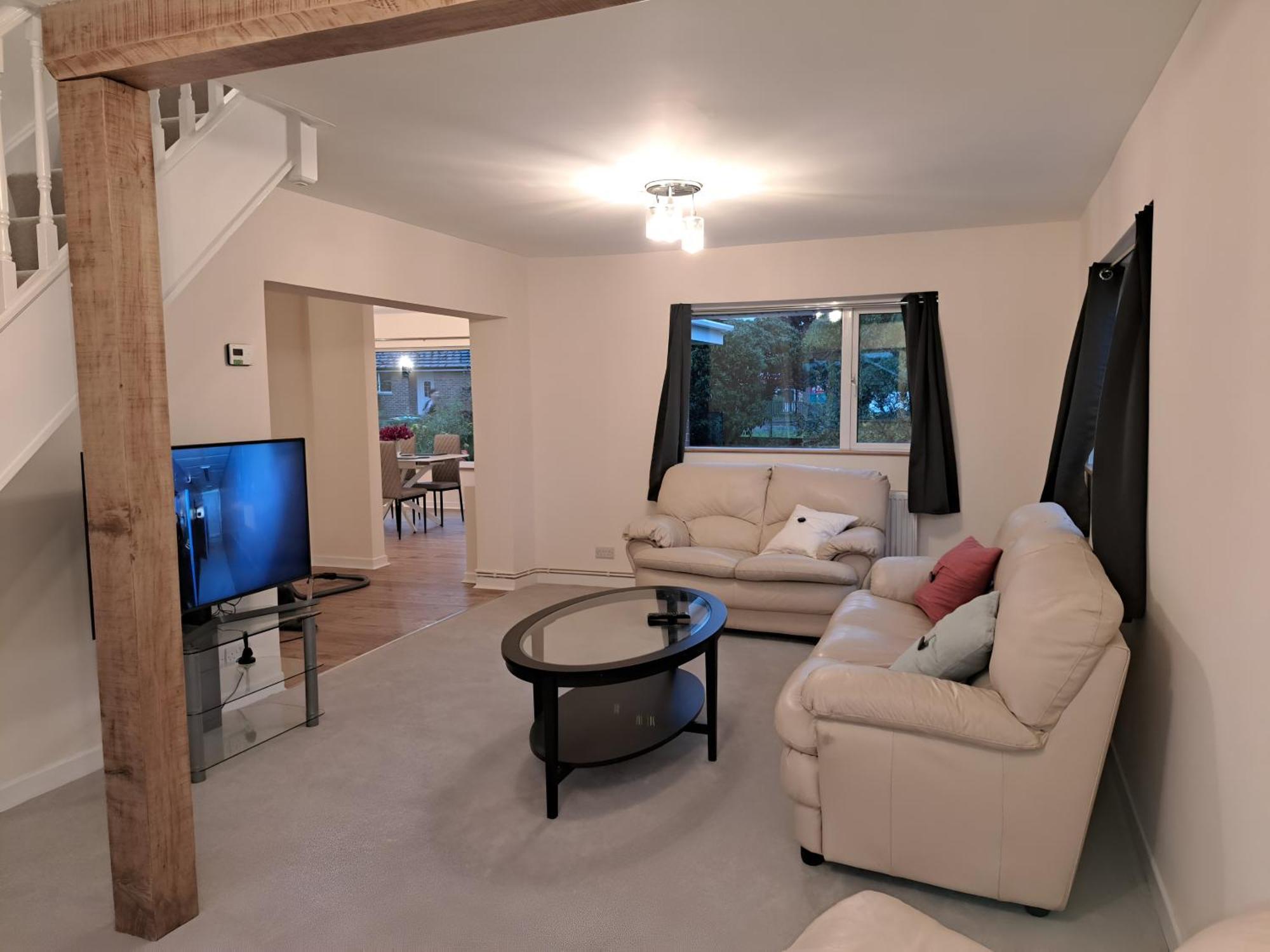 Beautiful 5 Bedroom Bungalow, Sleeps 7, In Calne Exterior foto