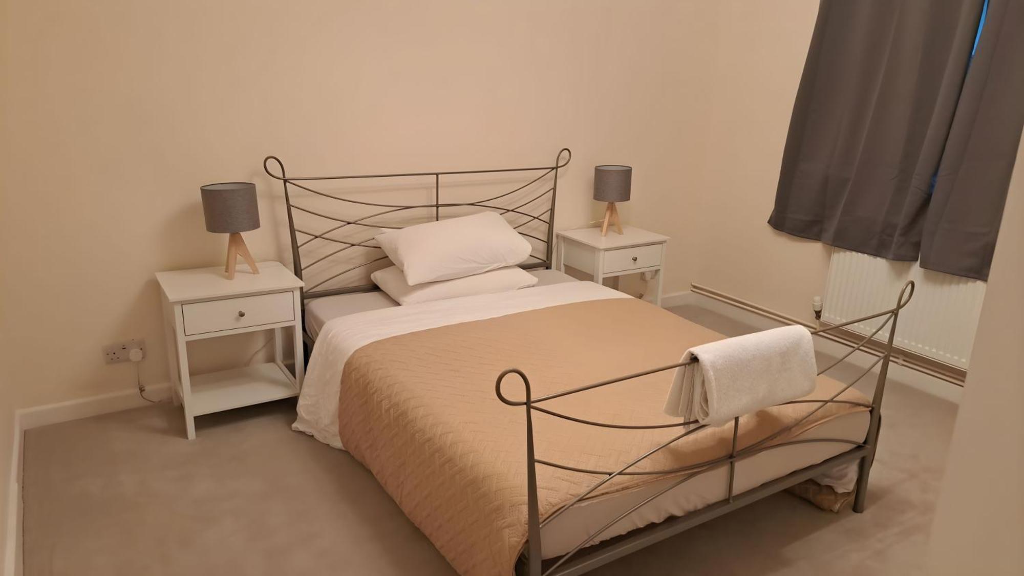 Beautiful 5 Bedroom Bungalow, Sleeps 7, In Calne Exterior foto