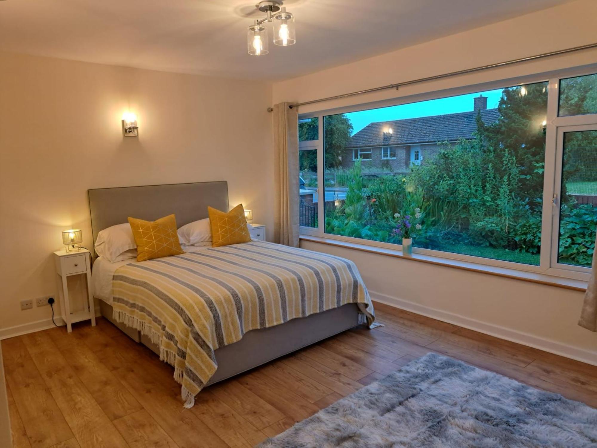Beautiful 5 Bedroom Bungalow, Sleeps 7, In Calne Exterior foto